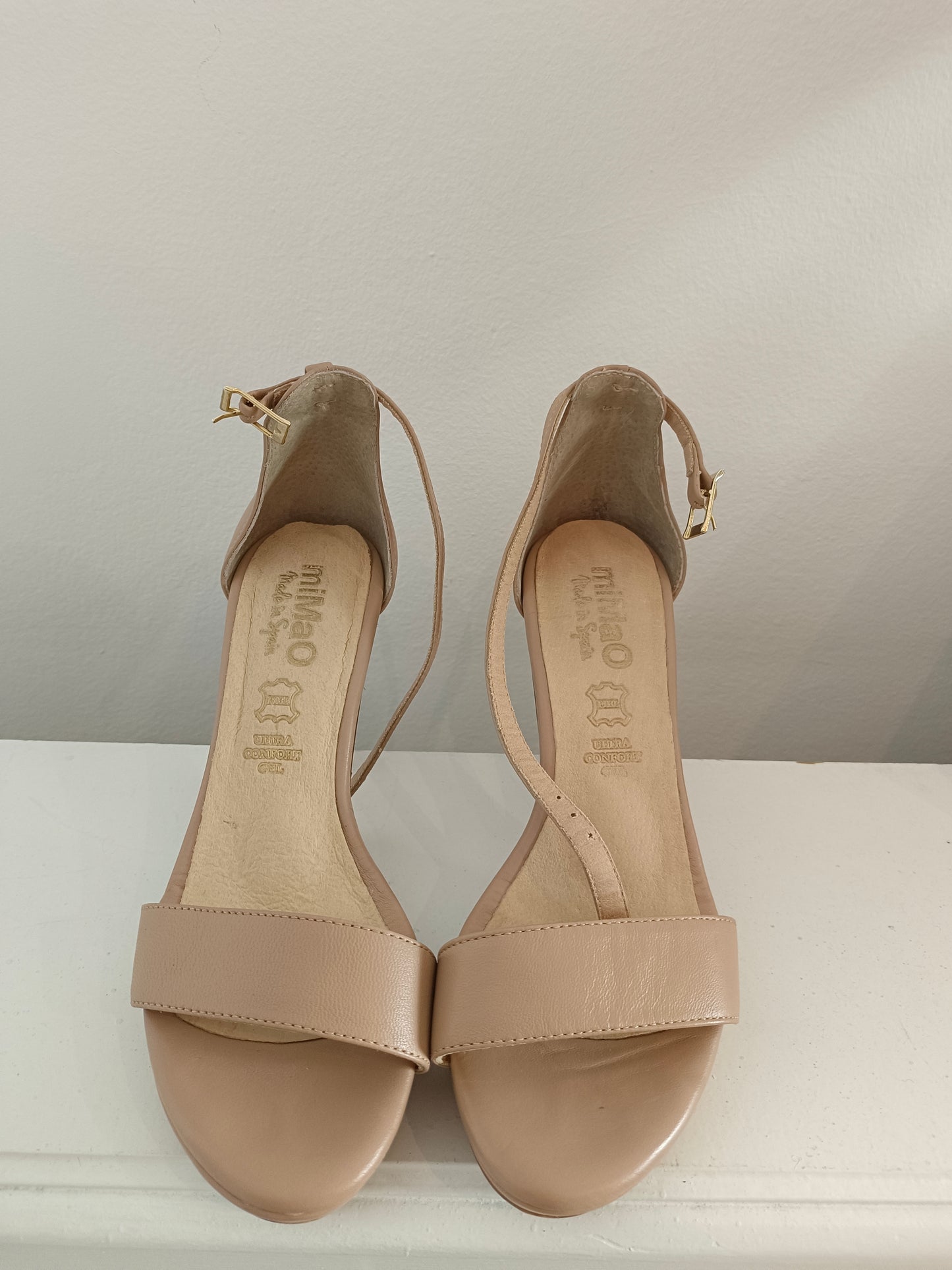 MIMAO. Sandalia nude tacón T.37