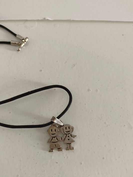 OTRAS. Colgante niños