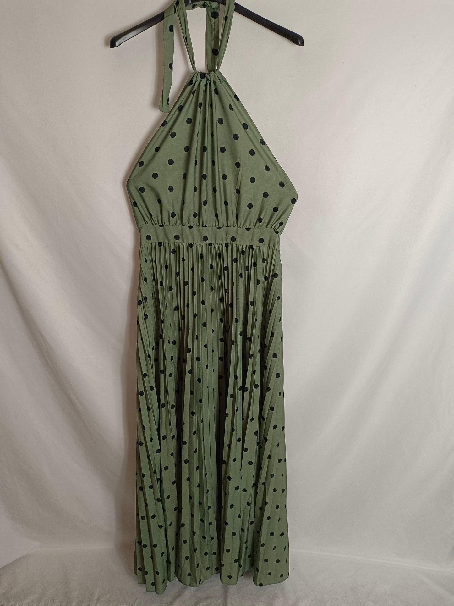 OTHERS. Green pleated dress Tu(s/m)