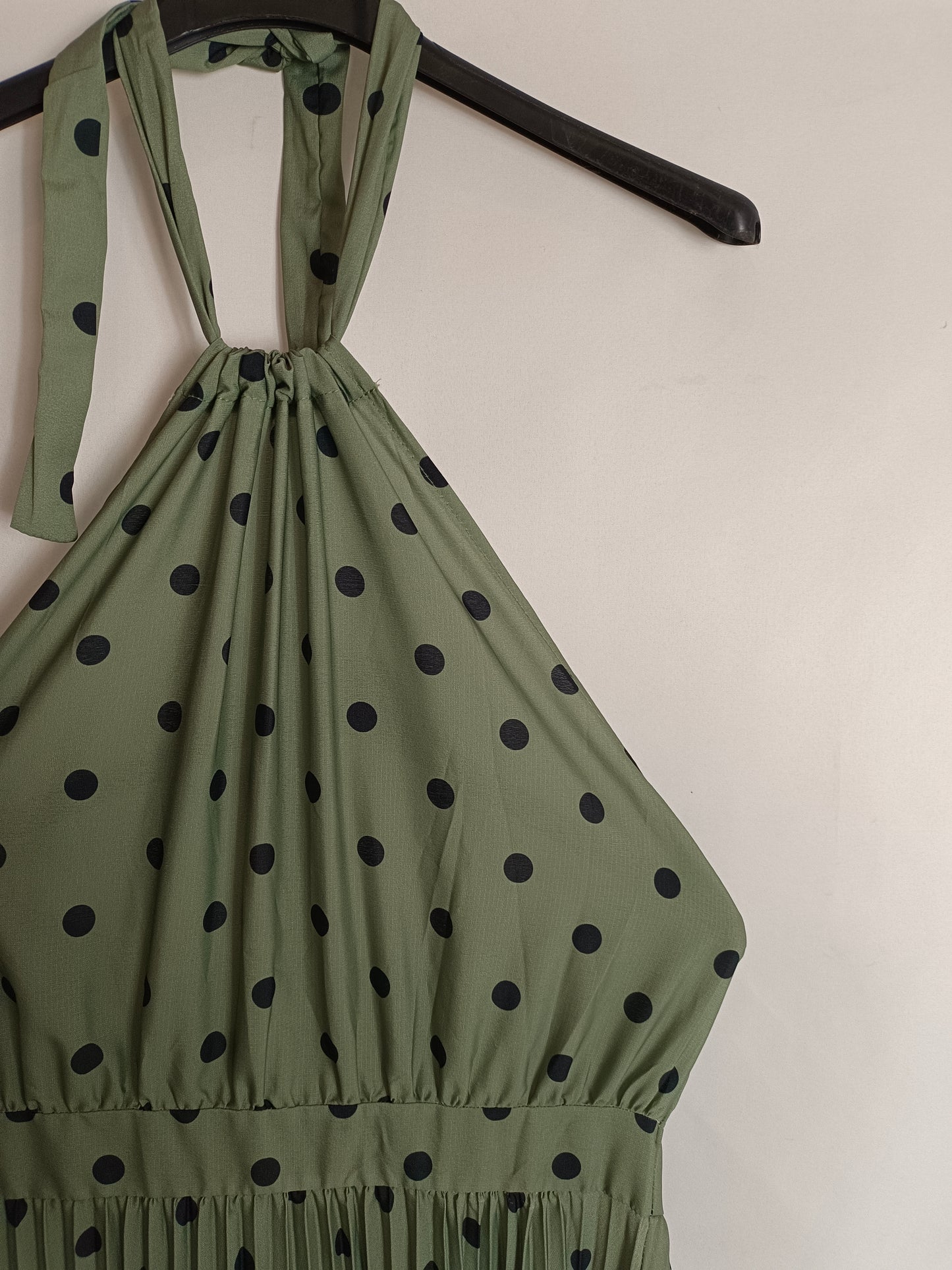 OTHERS. Green pleated dress Tu(s/m)