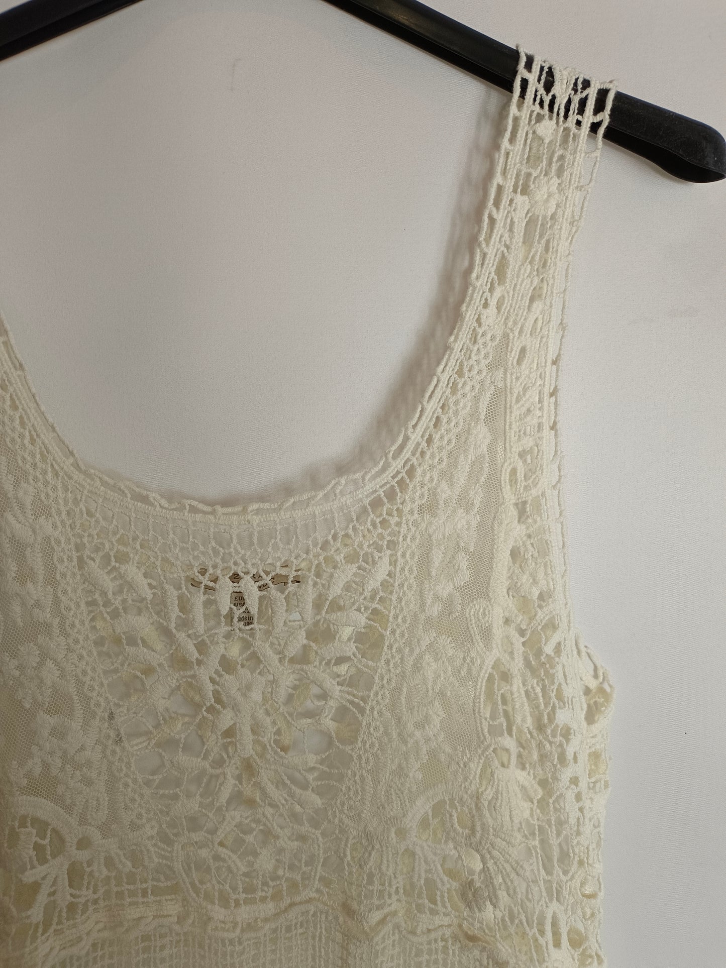 ZARA. Top blanco croché T.s