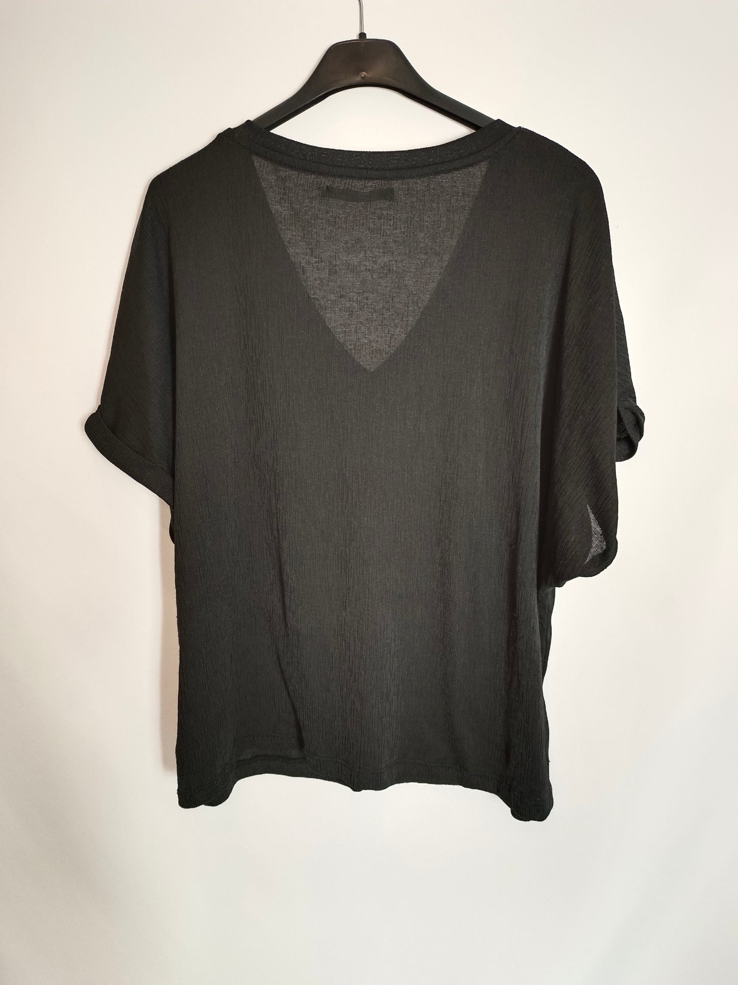 LEFTIES. Tm basic black t-shirt