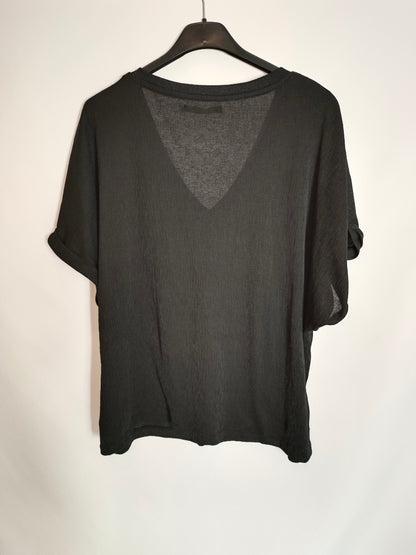 LEFTIES. Tm basic black t-shirt