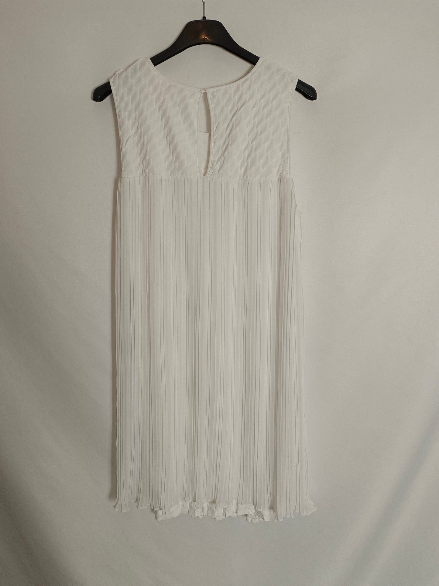 MASSIMO DUTTI. Vestido blanco plisado T.xs