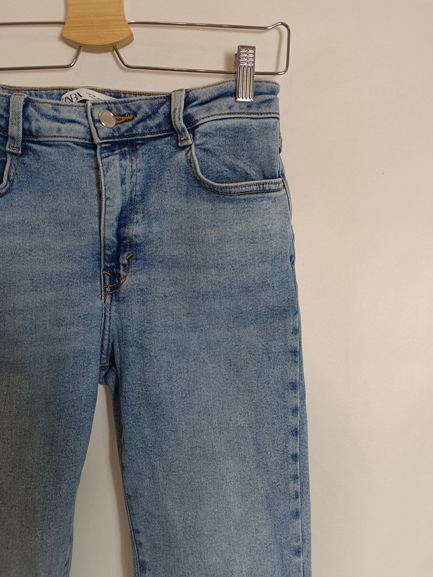 ZARA. Straight-leg denim trousers, size 38