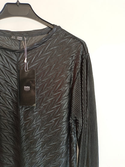 ZARA. Top  negro canalé T.s