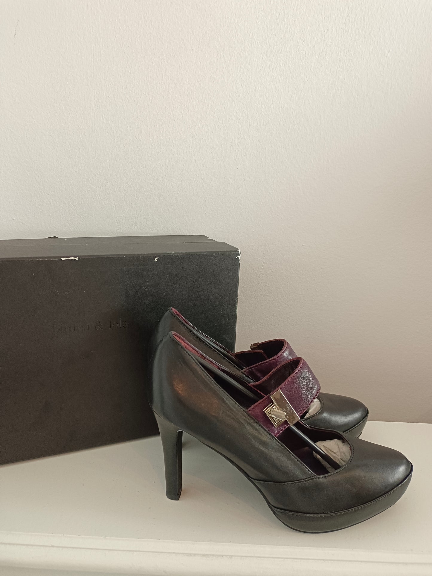 BIMBA Y LOLA. Zapatos tacón hebilla T.38