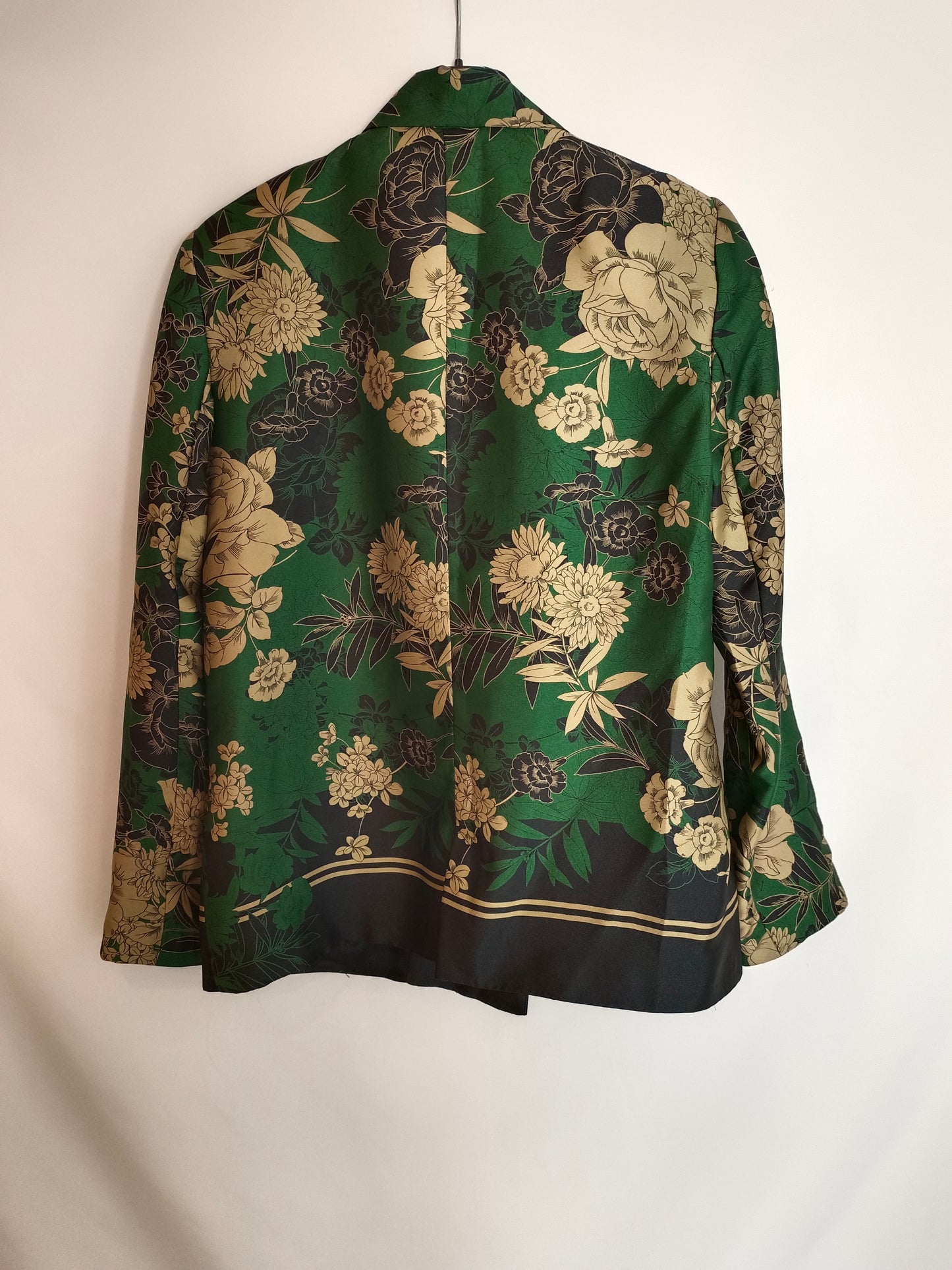 ZARA.Green floral trousers T.xs