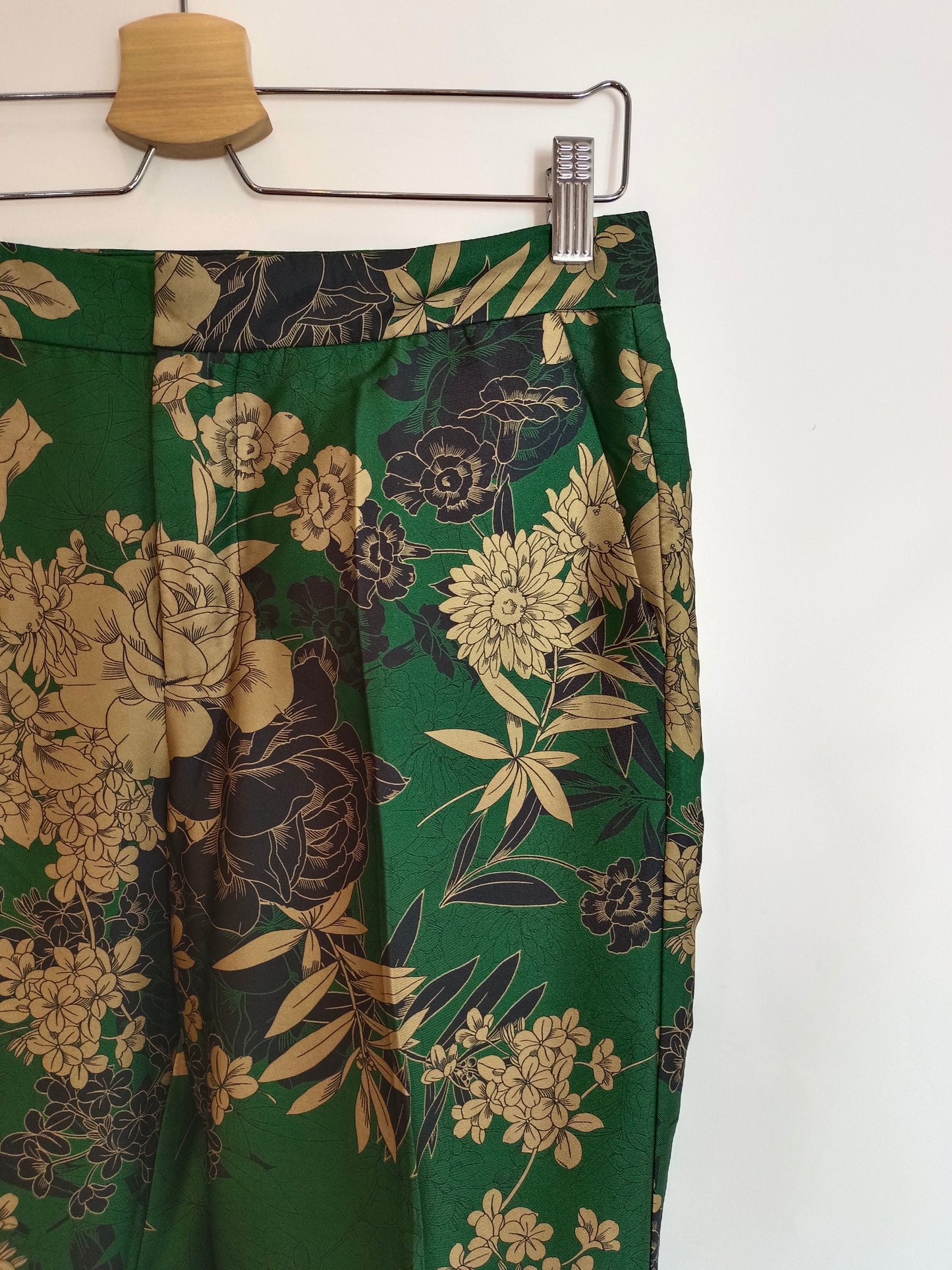 ZARA. Green floral blazer Ts