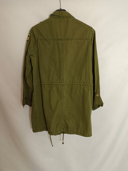 STRADIVARIUS. Parka verde militar T.s