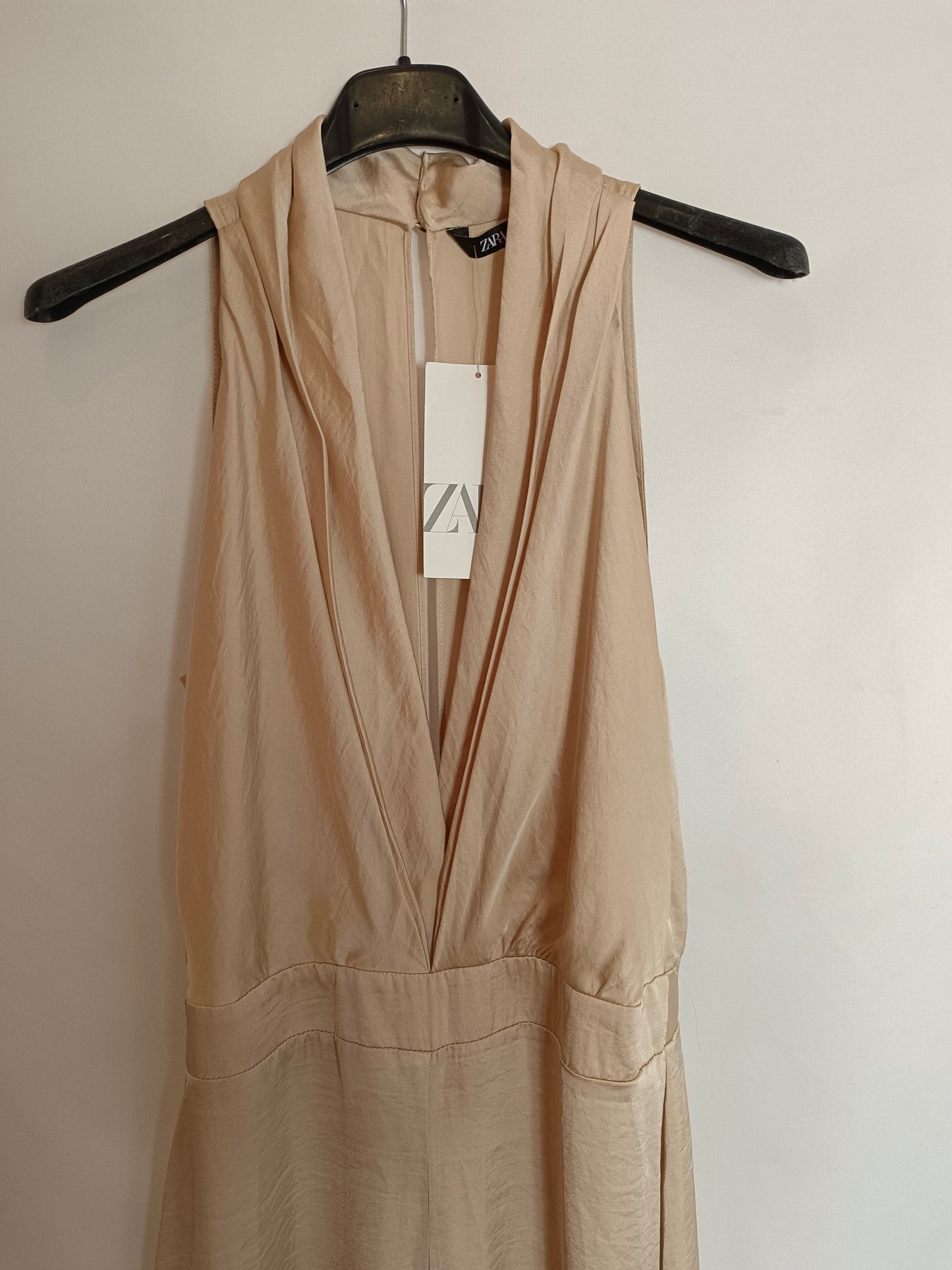ZARA. Flowy beige jumpsuit T.xs