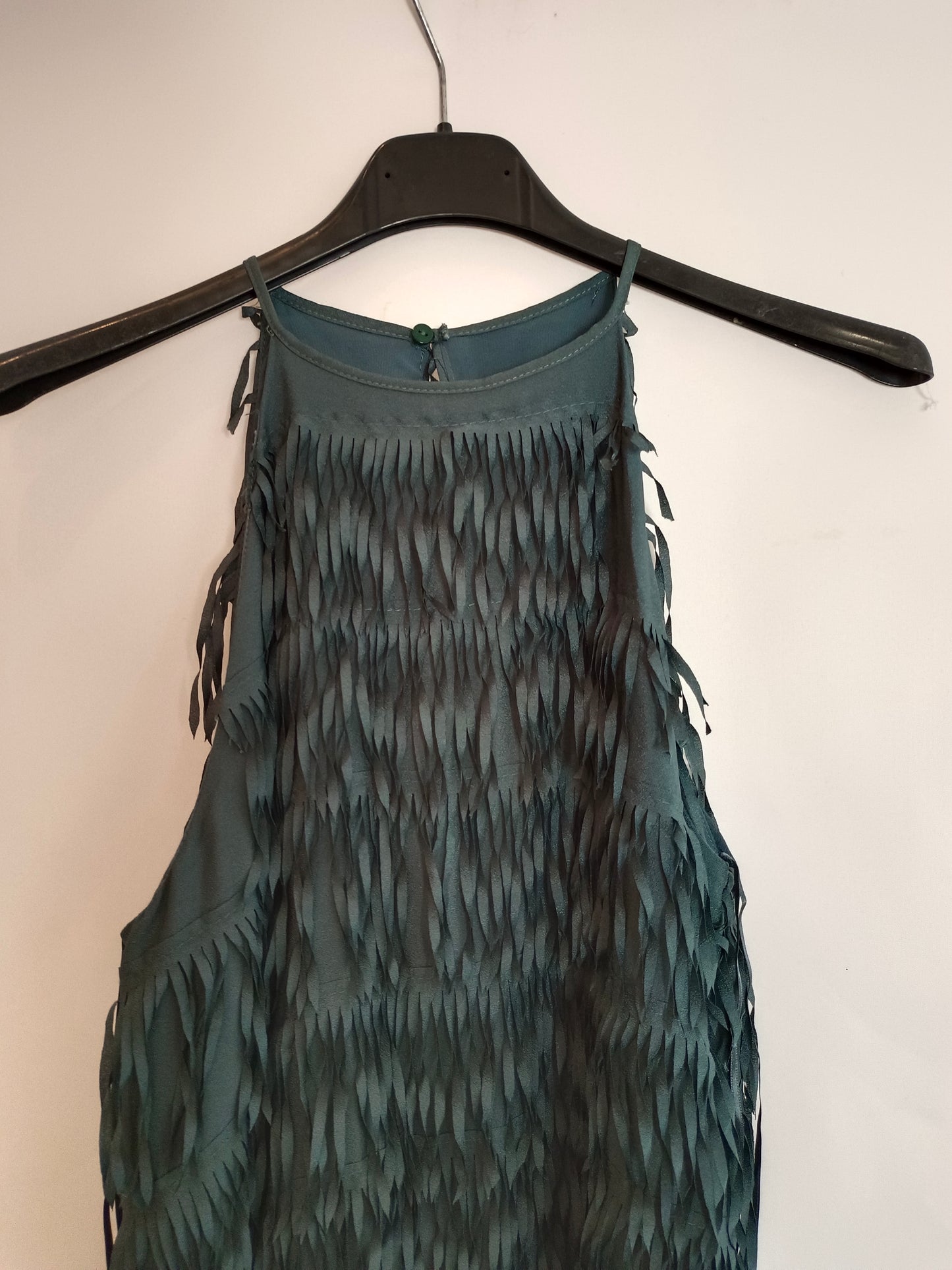 ZARA. Vestido verde flecos T.xs