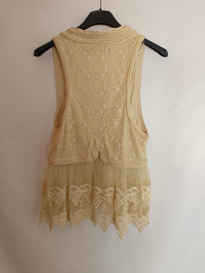 ZARA. Chaleco beige encaje T.m
