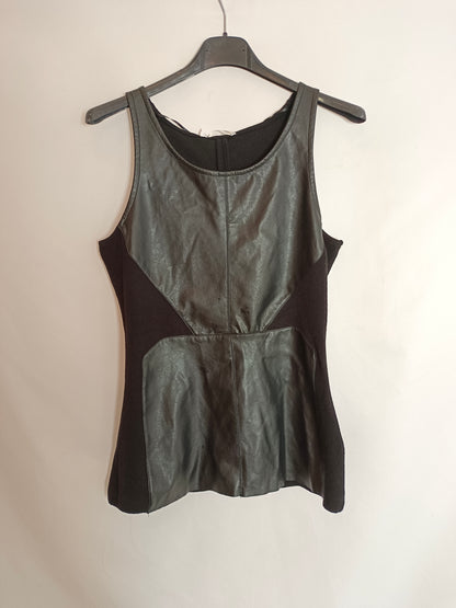 ZARA. Top negro doble textura T.m