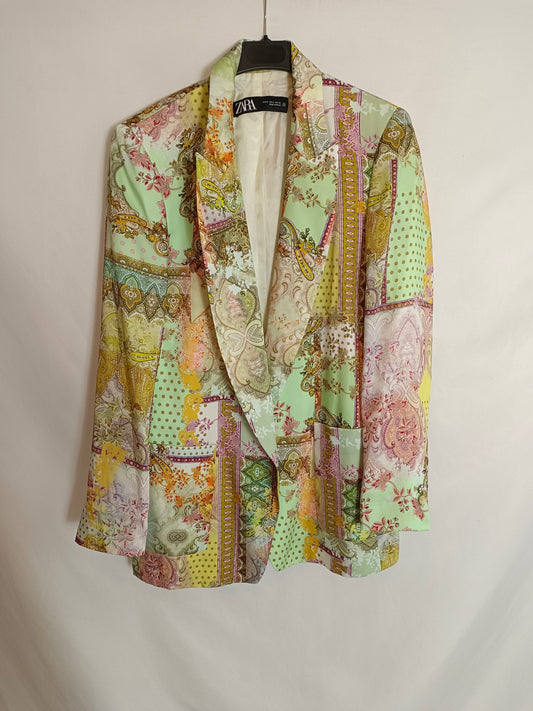 ZARA. Blazer fluida estampada T.s