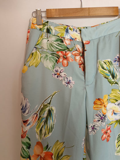 ZARA. Pantalón azul flores T.xs