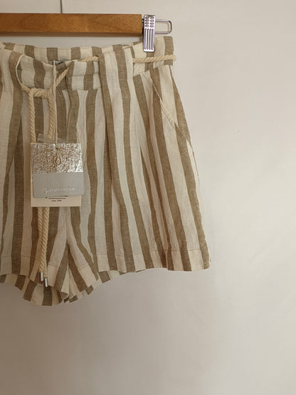 STRADIVARIUS. Pantalón corto rayas T.34