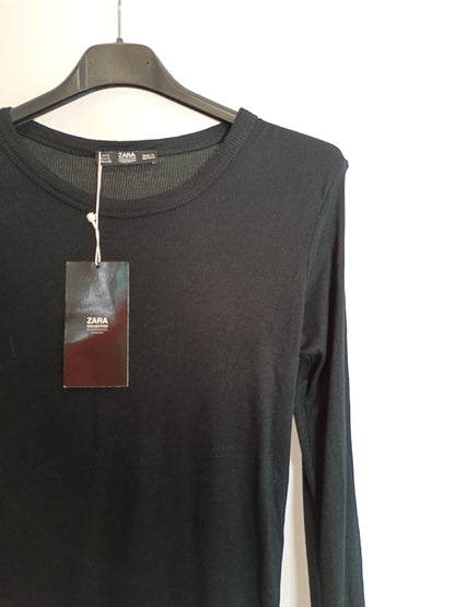 ZARA. Black ribbed T-shirt