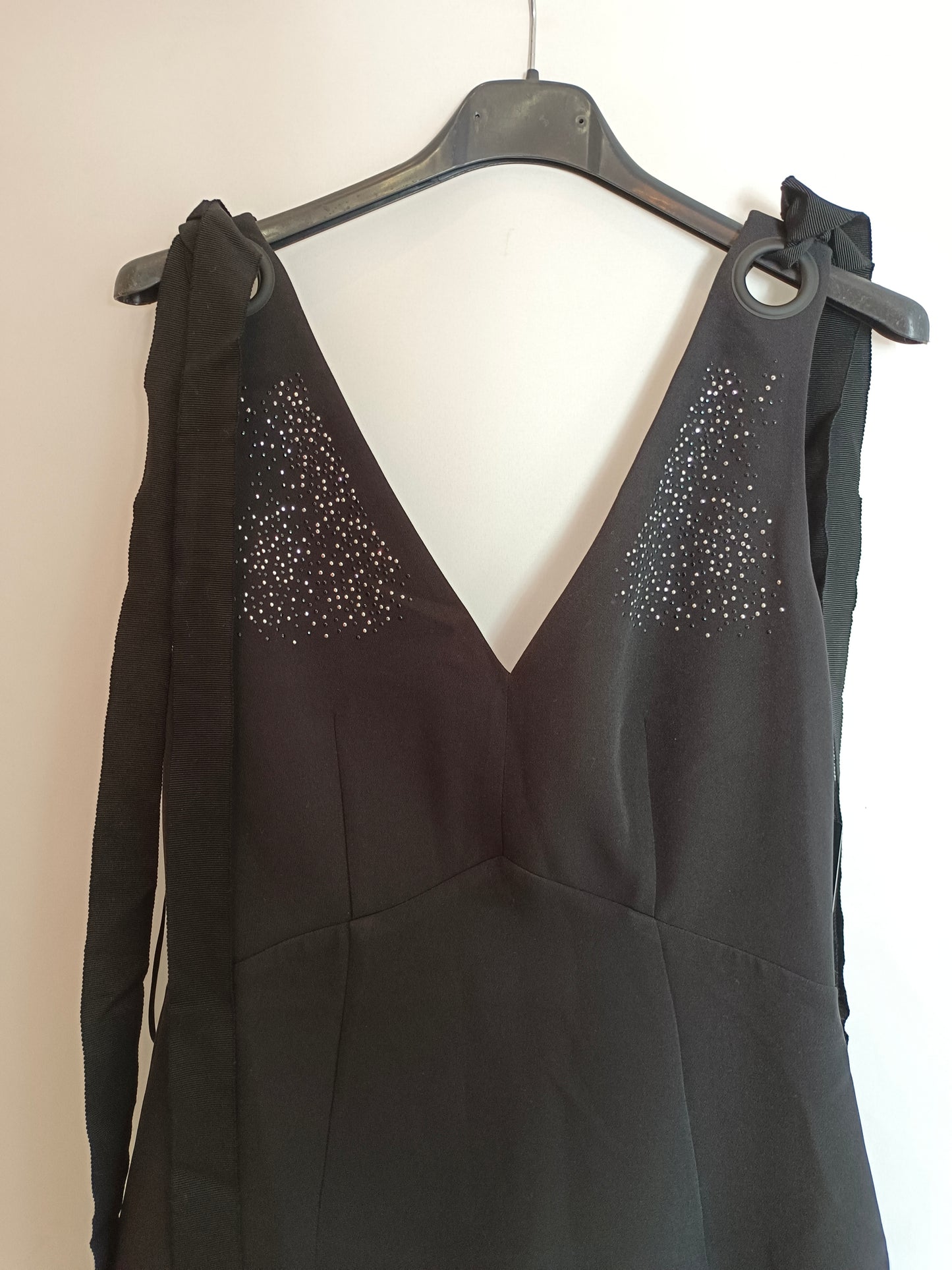 ZARA. Vestido negro midi tachuelas  T.s