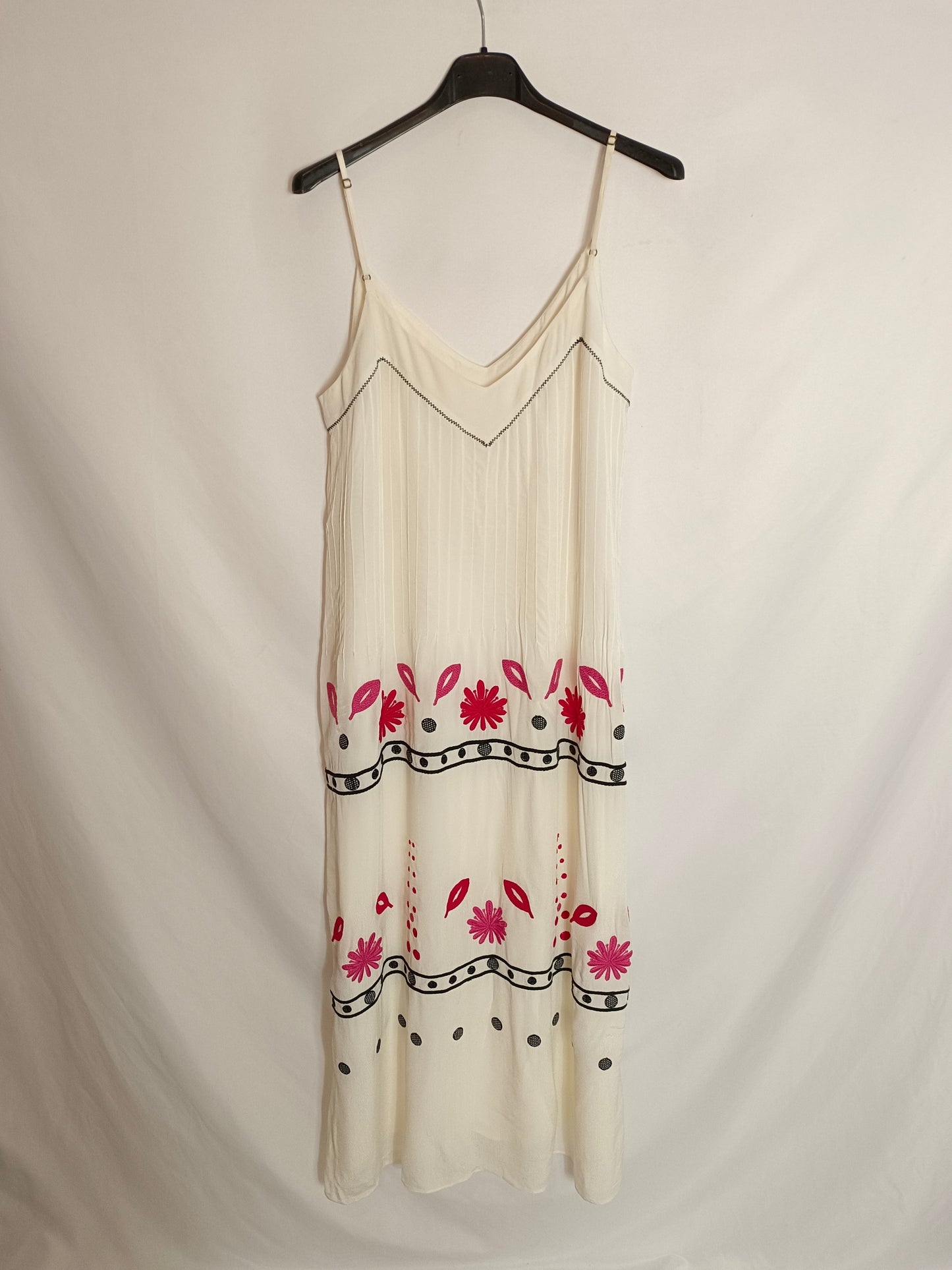 IS COMING. Vestido blanco bordado T.m