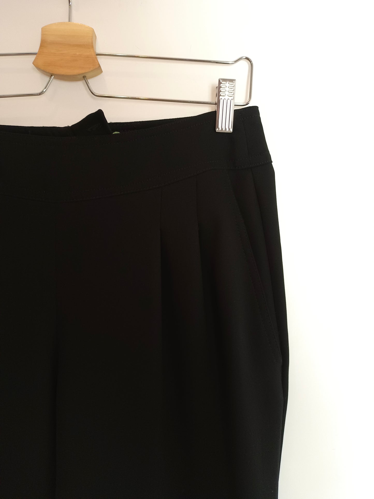 TRUCCO. Black pleated trousers, size 38