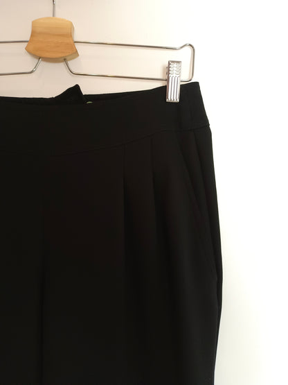 TRUCCO. Black pleated trousers, size 38