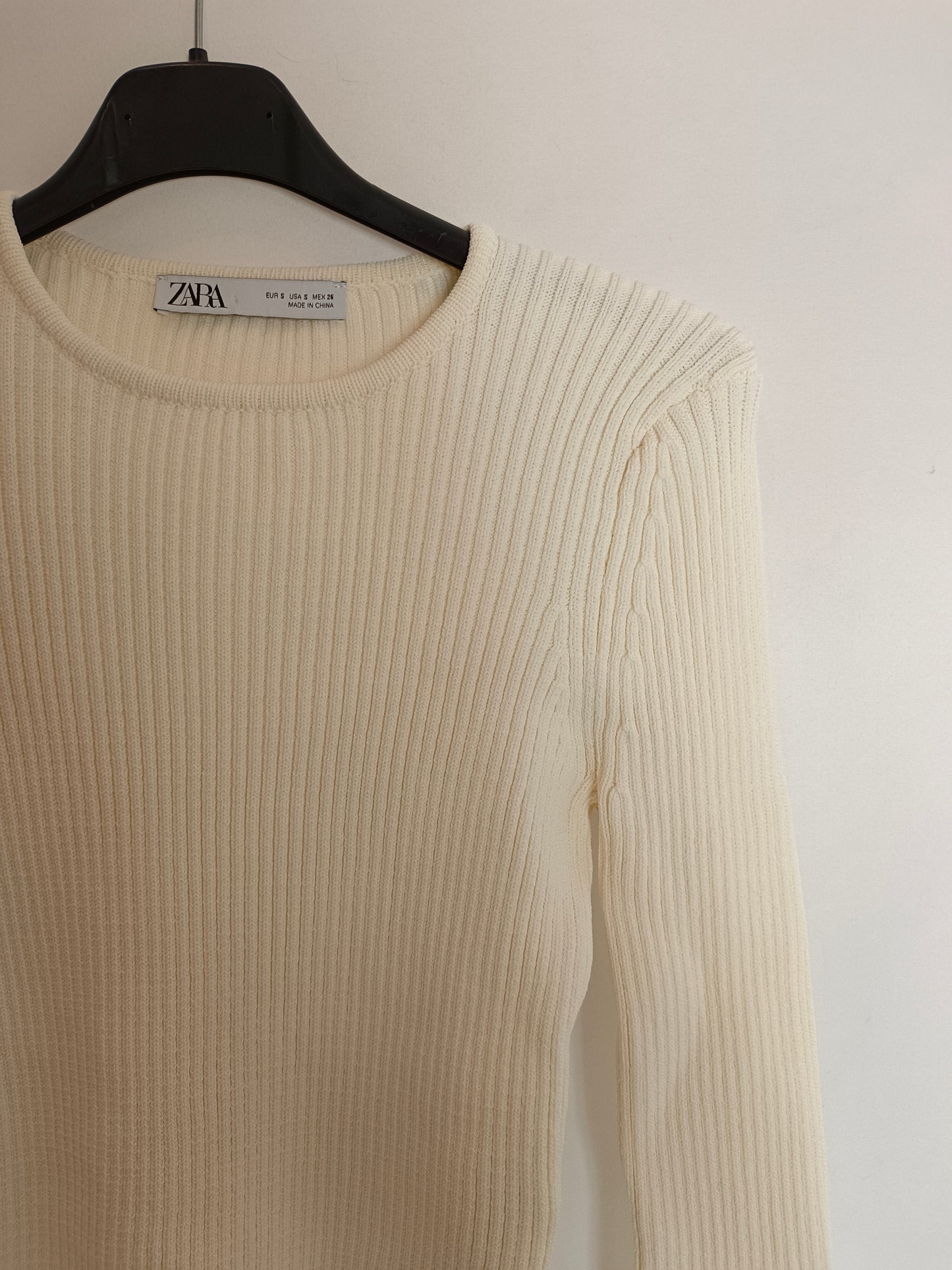 ZARA. Jersey beige canalé T.s