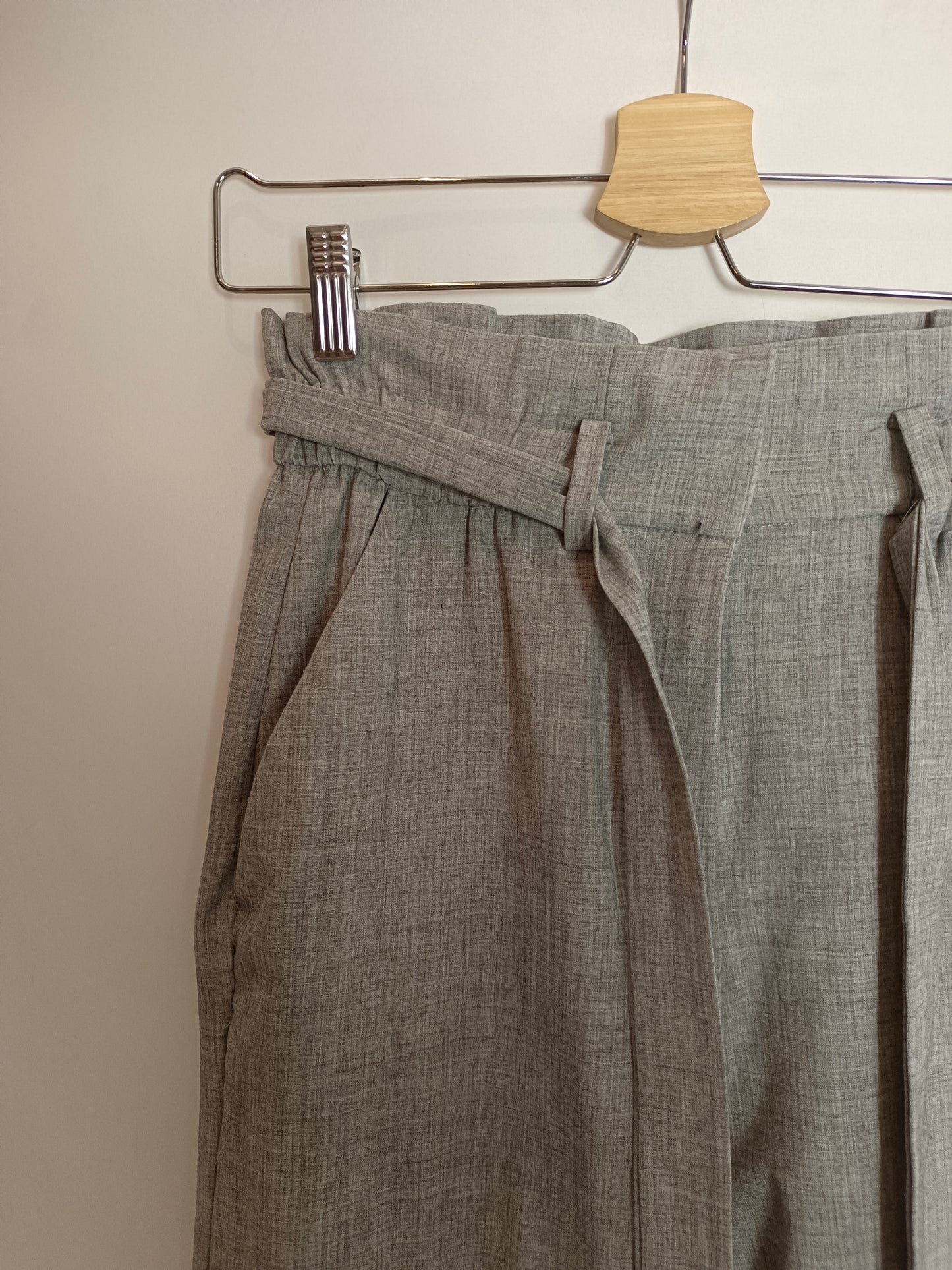 H&amp;M. Grey fluid trousers size 38