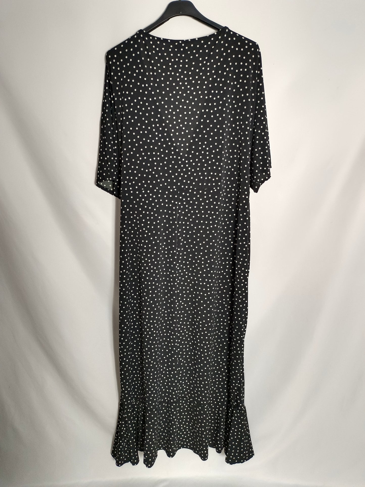 H&M. Vestido largo negro lunares T.4xl