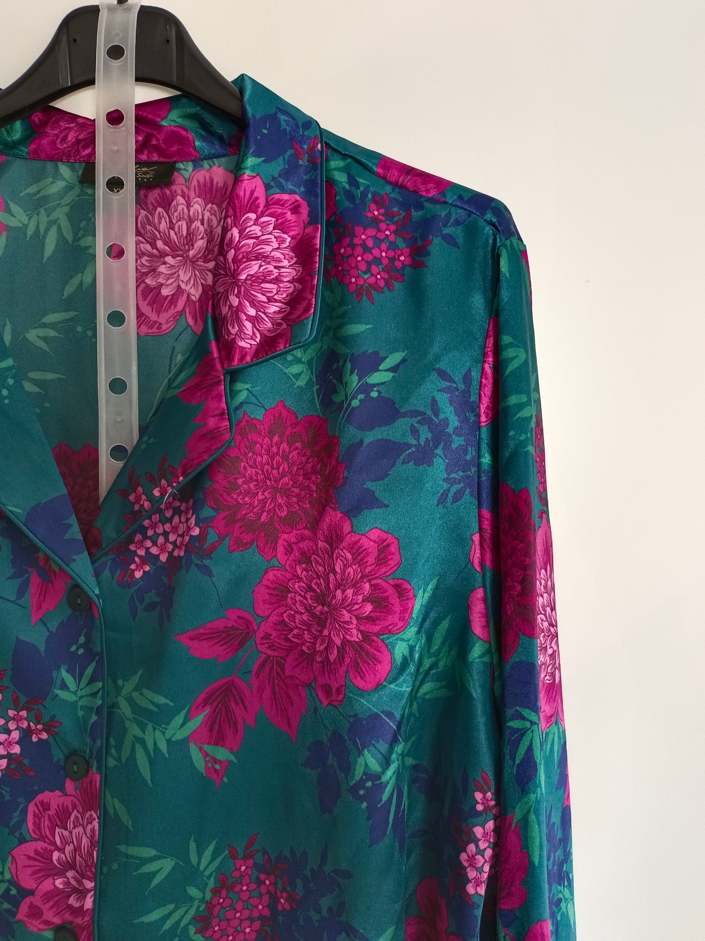 THALIA SODI.  Conjunto pijamero flores T.xxl