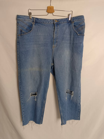 ASOS. Pantalón vaquero rotos T.52