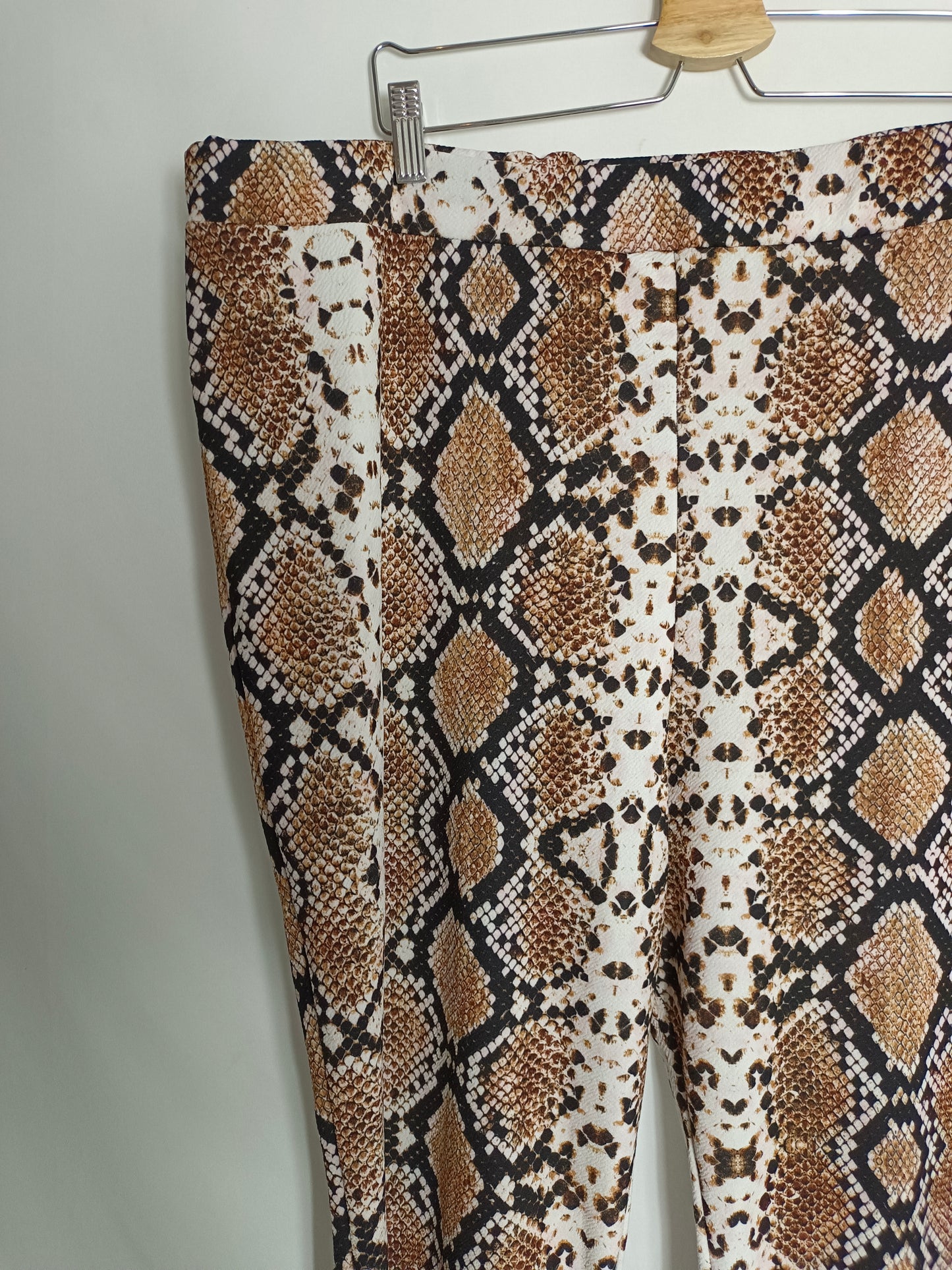 LASULA. Animal print trousers S.24plus (50)