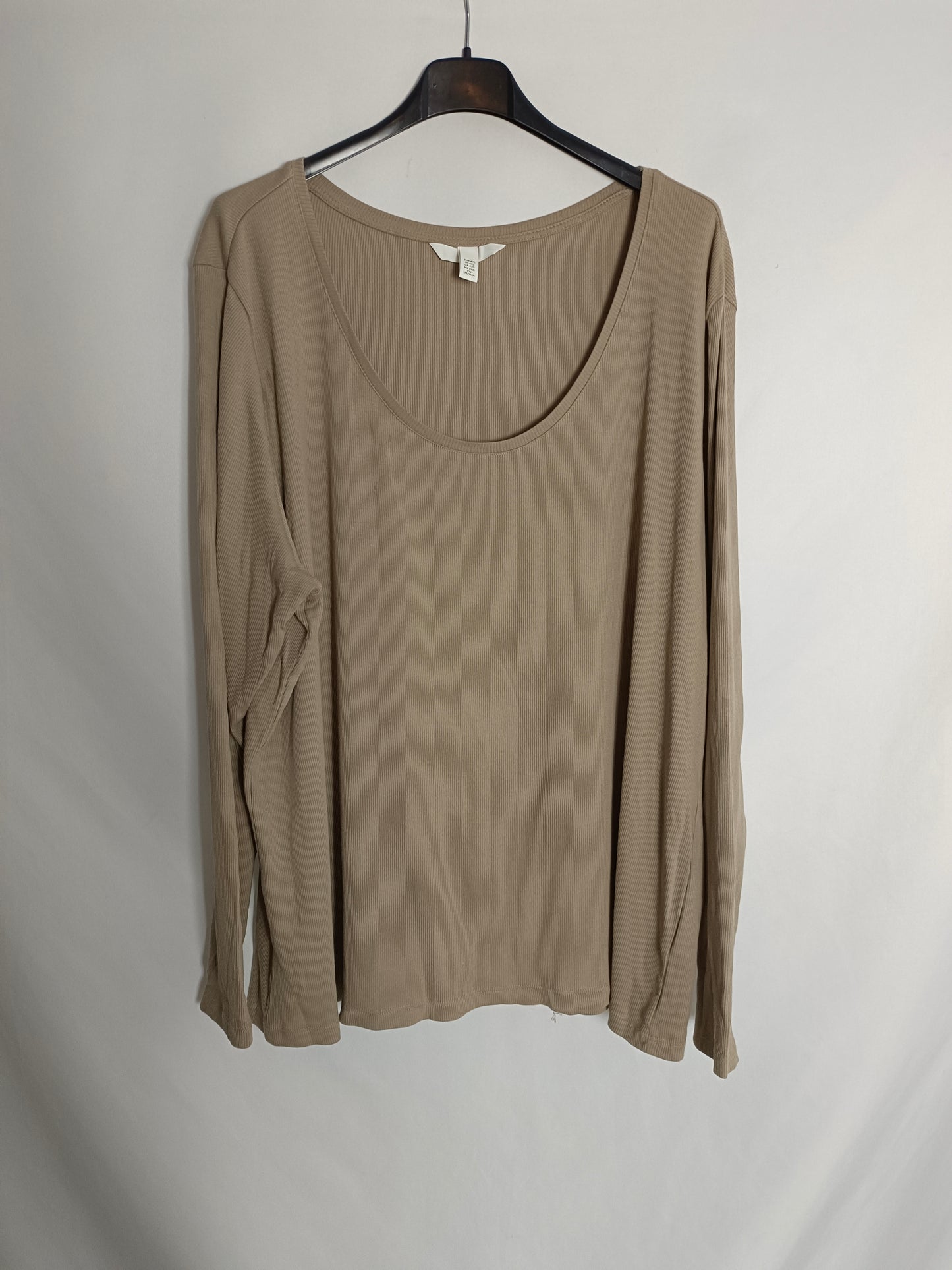 H&amp;M. Beige ribbed t-shirt T.4xl