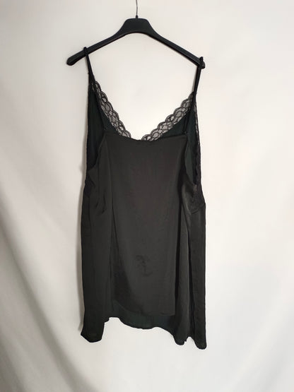 H&M. Top negro lencero T.3xl