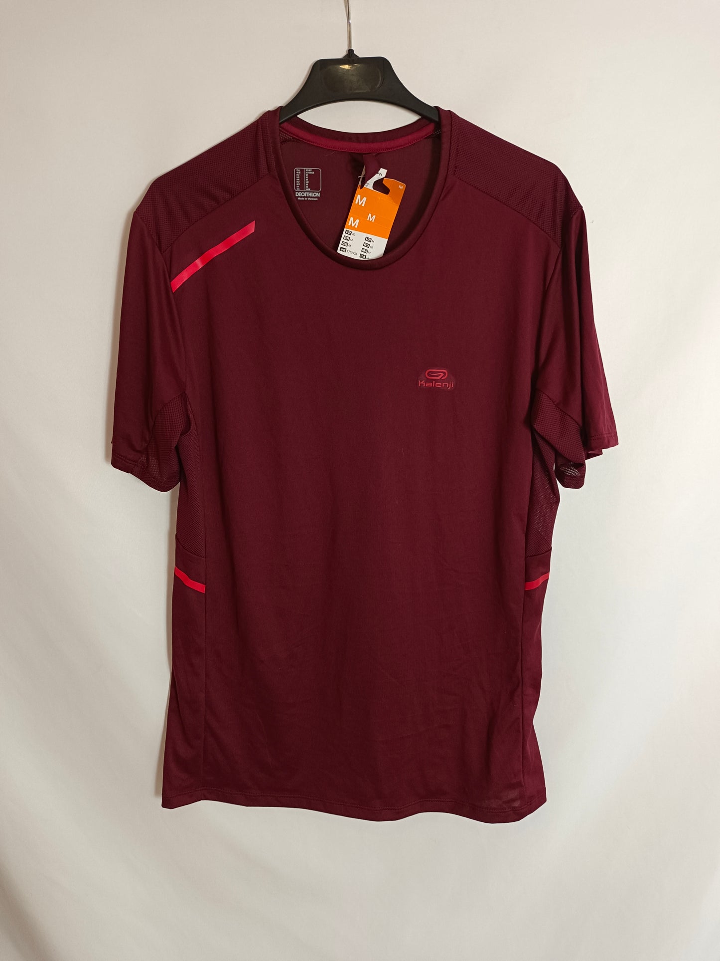DECATHLON. Burgundy sports T-shirt TM