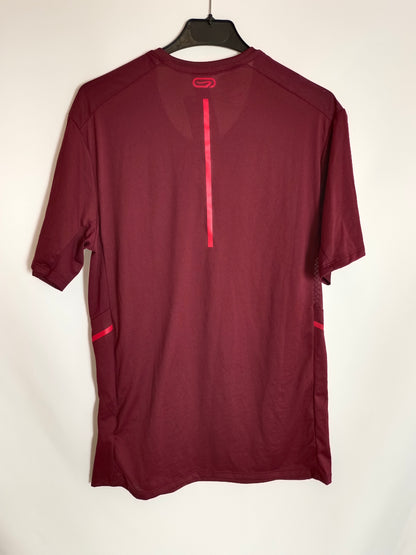 DECATHLON. Burgundy sports T-shirt TM