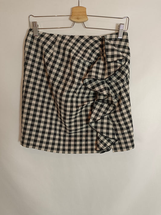 H&amp;M. Short checked skirt size 38