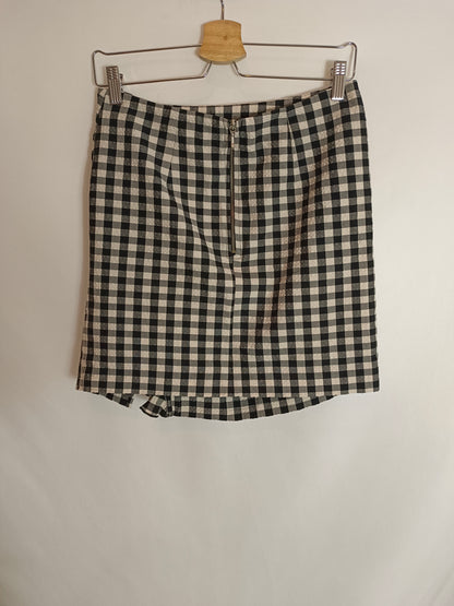 H&amp;M. Short checked skirt size 38