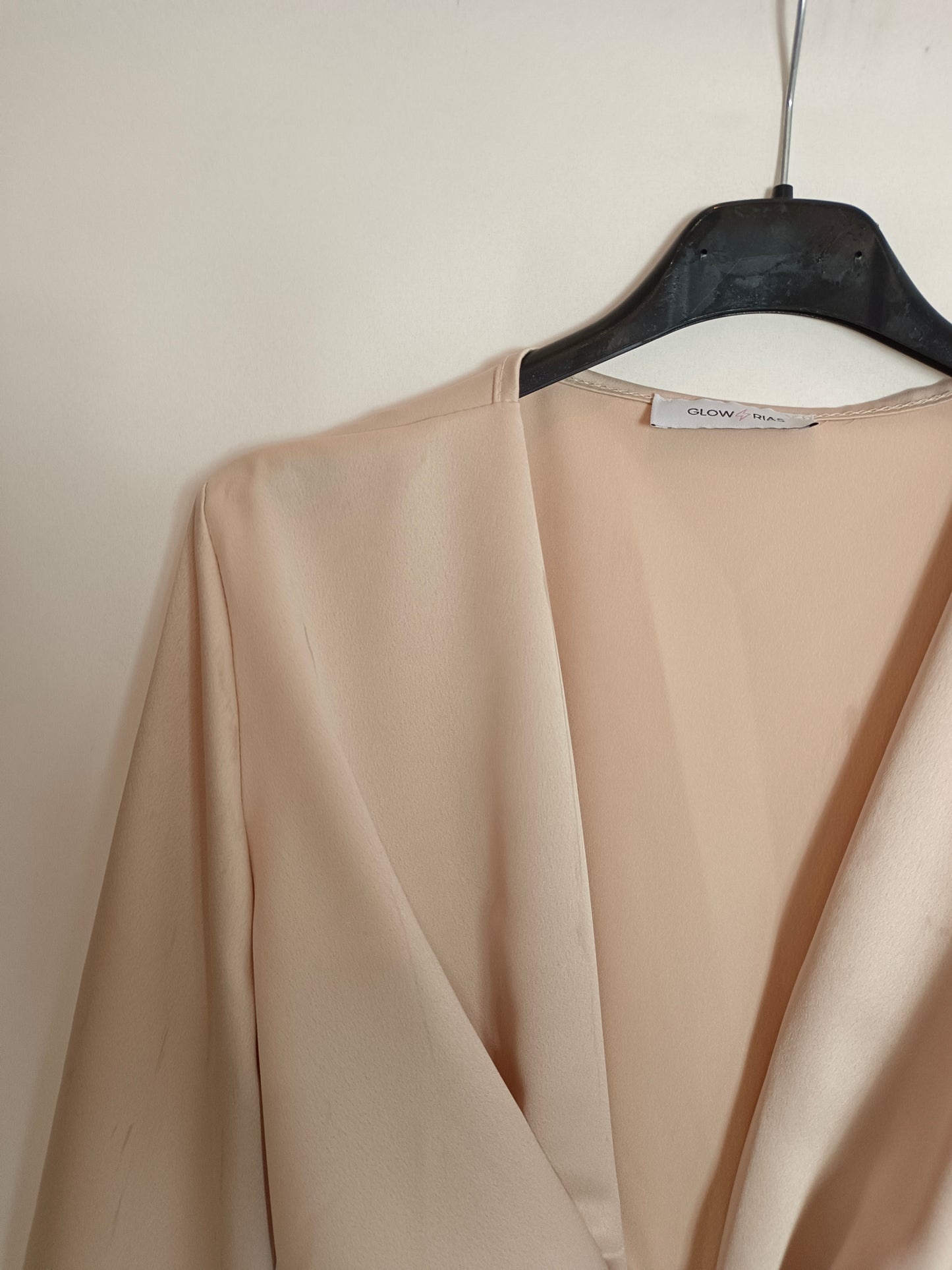 GLOW RIAS. Top beige satinado T.u(s)