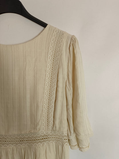 SEZANE. Vestido beige encaje T.36