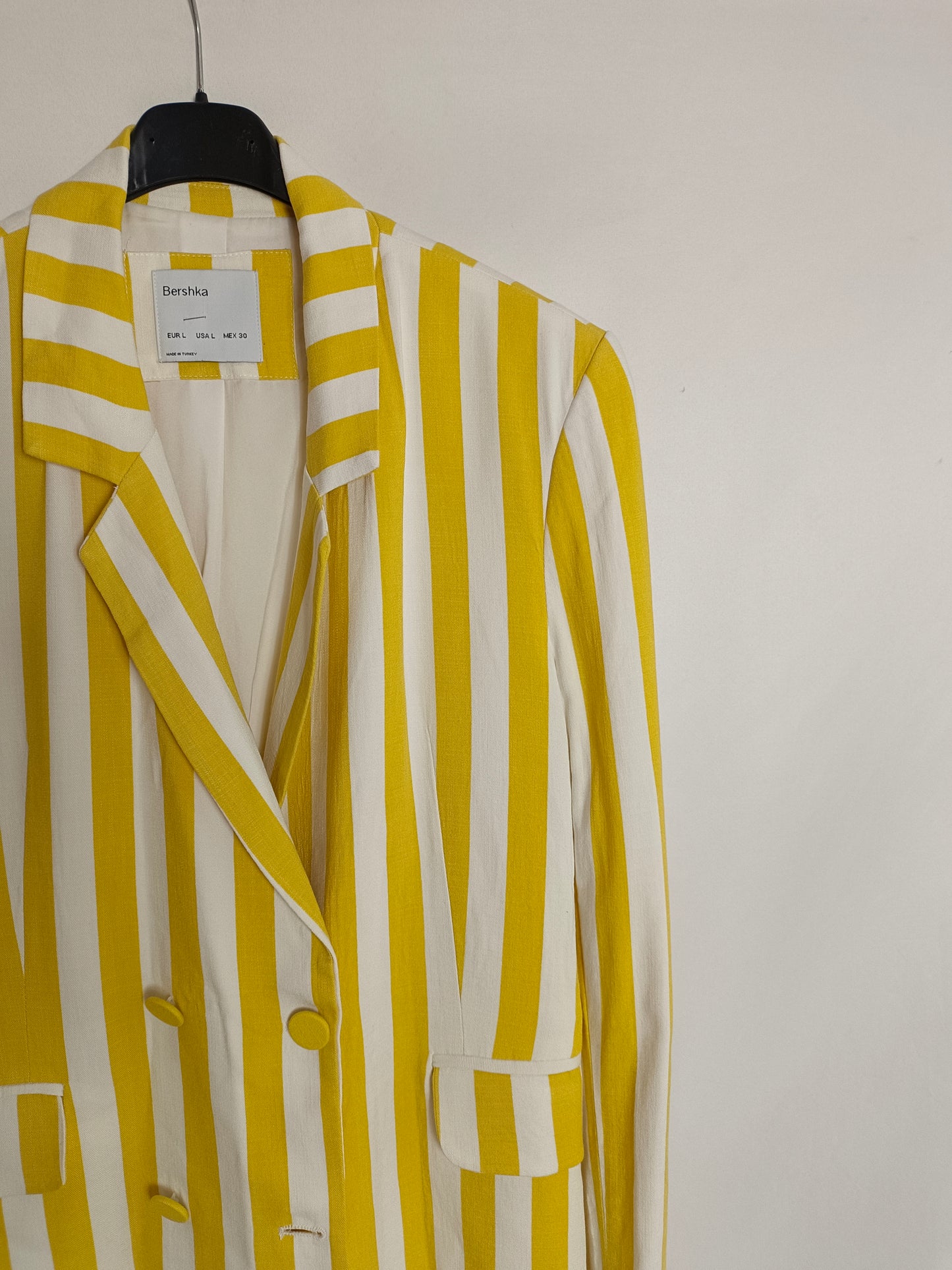 BERSHKA. Flowy striped blazer Tl