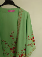 MOÏO HEMERO. Kimono verde bordado T.l