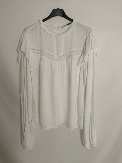 JUSTFUB. White blouse with ruffles Tl