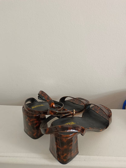 JUSTFUB. Sandalia marrón print T.40