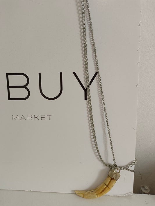 OTHERS. Horn necklace