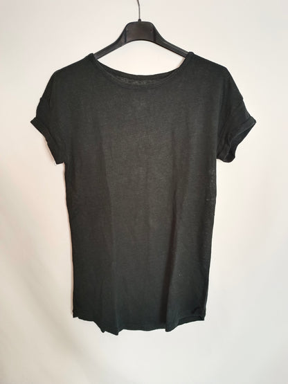 OTHERS. Basic black T-shirt YOUR(S)