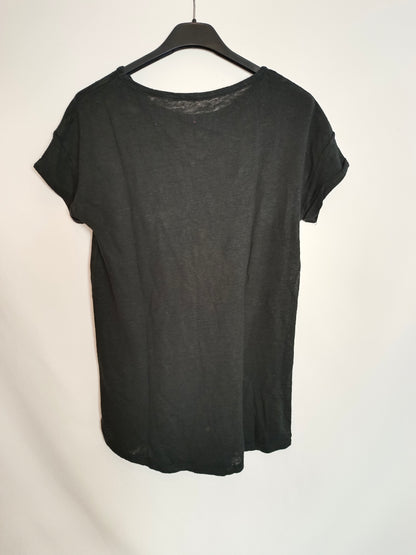OTHERS. Basic black T-shirt YOUR(S)