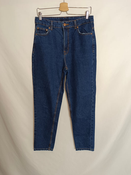 BERSHKA. Pantalón monfit oscuro T.u(38)