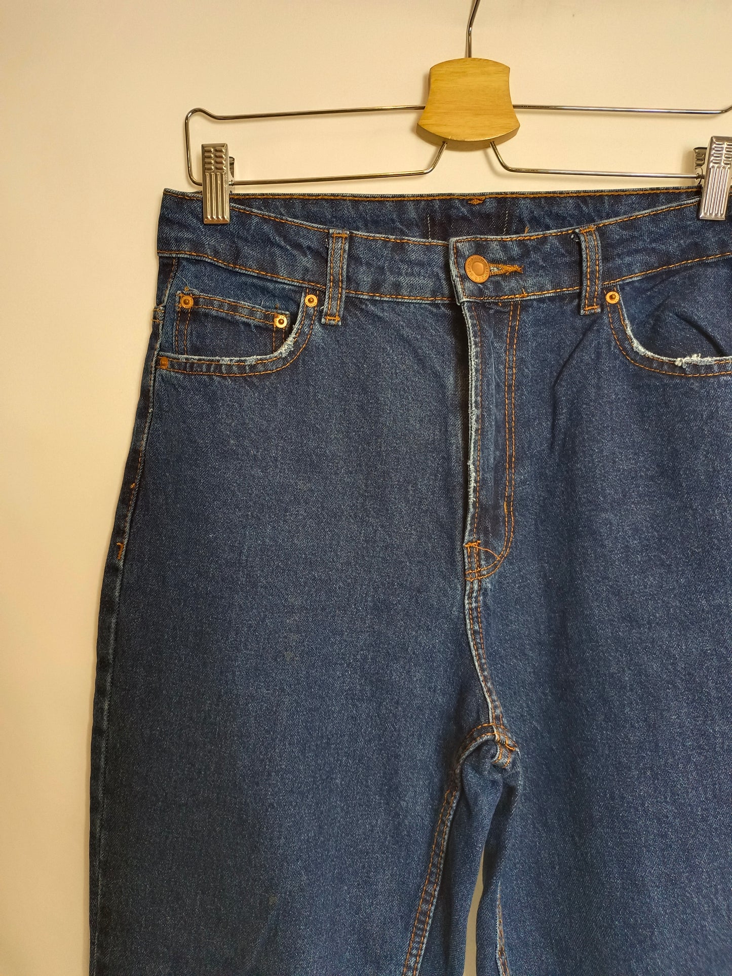 BERSHKA. Pantalón monfit oscuro T.u(38)