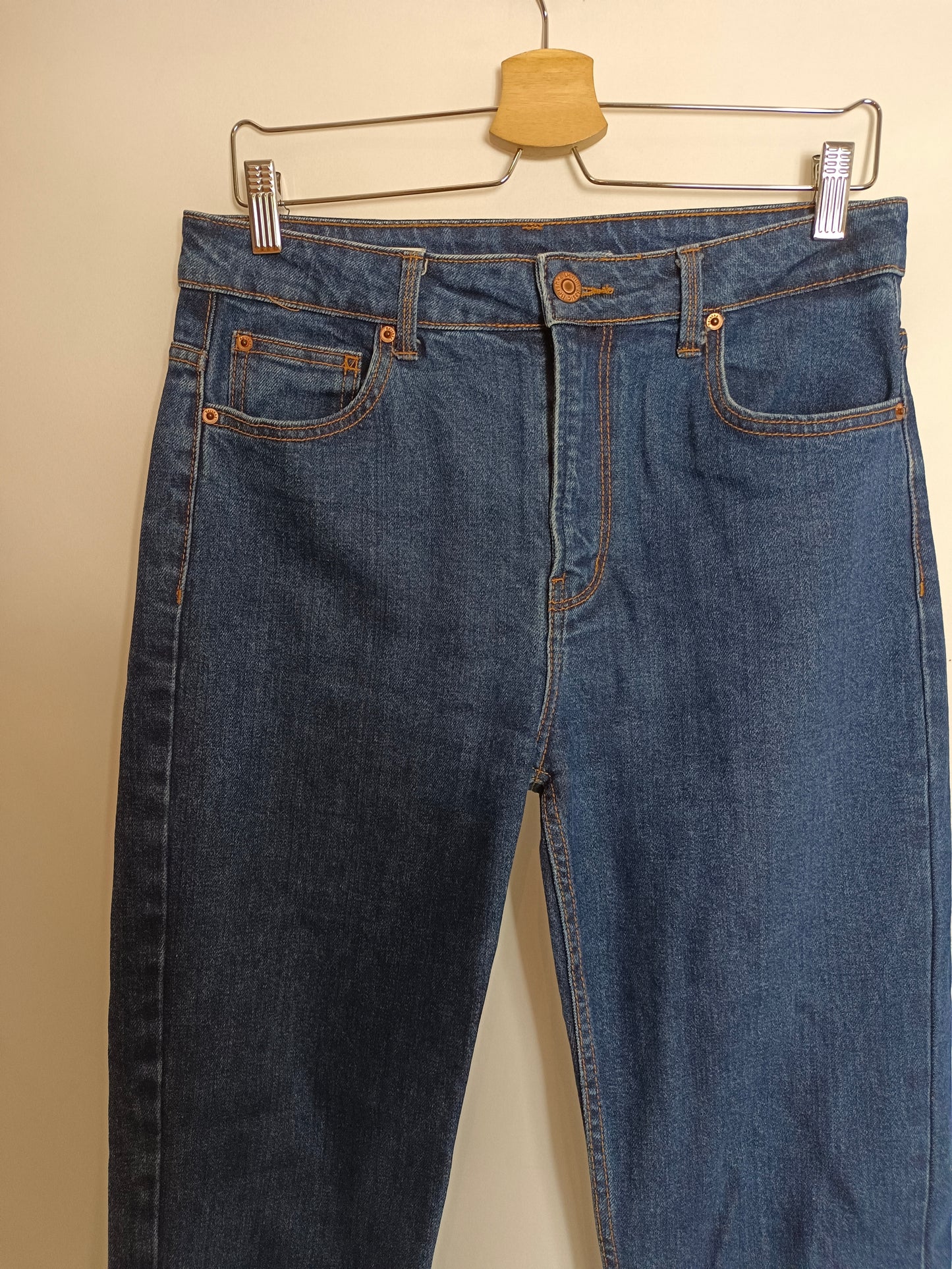 BERSHKA. Pantalón straight cropped T.u(40)